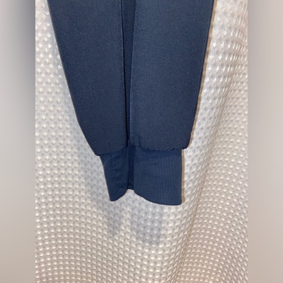 LOLE navy blue activewear joggers with zipped pockets size medium - Picture 10 of 12